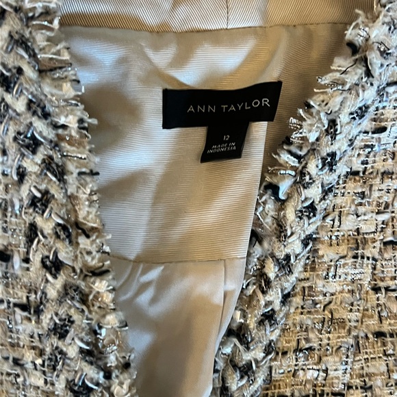 Ann Taylor Cutaway Cream Tweed Blazer - Picture 5 of 5